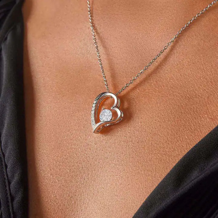 Collier Éternia™ – L’Amour Qui Ne S’éteint Jamais: Le Cadeau Sublime qui ouvre le Cœur