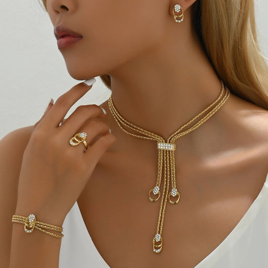 Ensemble “Éclat d’Amour” : 4 Bijoux, 4 Manières de Dire “Je T’aime” : Un Coffret Élégant, Pour la Femme Qui Fait Briller Tout Autour d’Elle.
